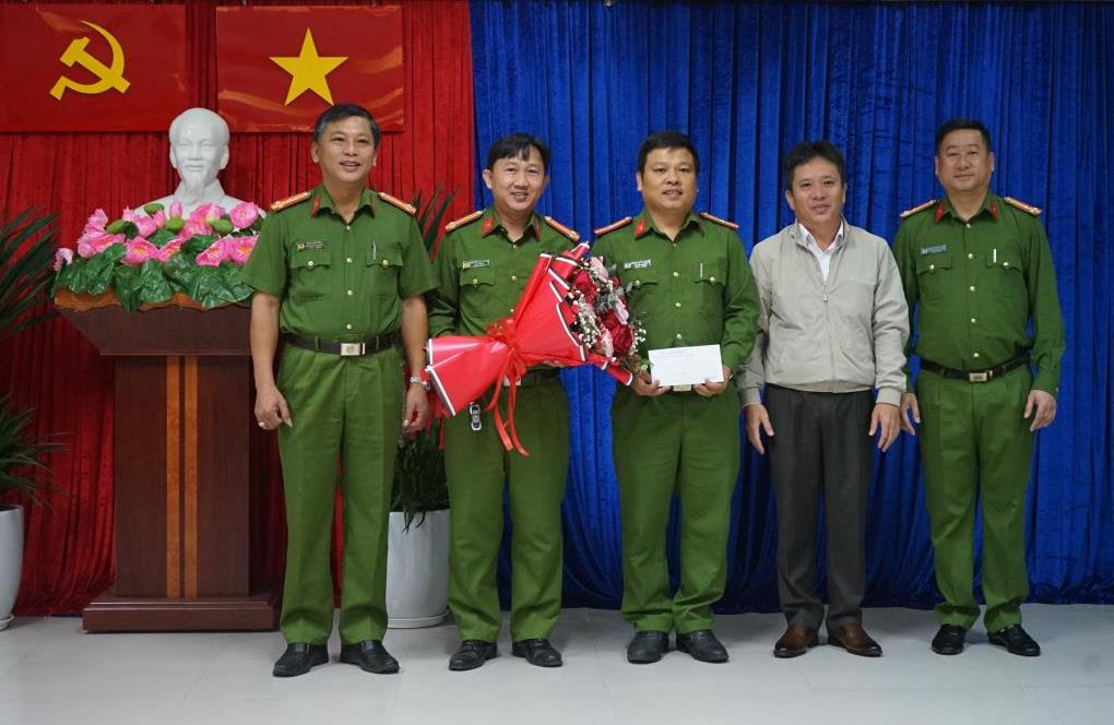 Thượng tá Nguyễn Xuân Vinh-Trưởng CAQ Ngũ Hành Sơn phát biểu