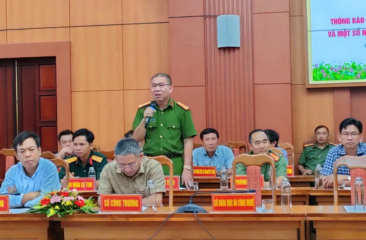 Đại diện Công an tỉnh Quảng Nam trả lời một số câu hỏi của phóng viên Chuyên đề Công an TP Đà Nẵng.