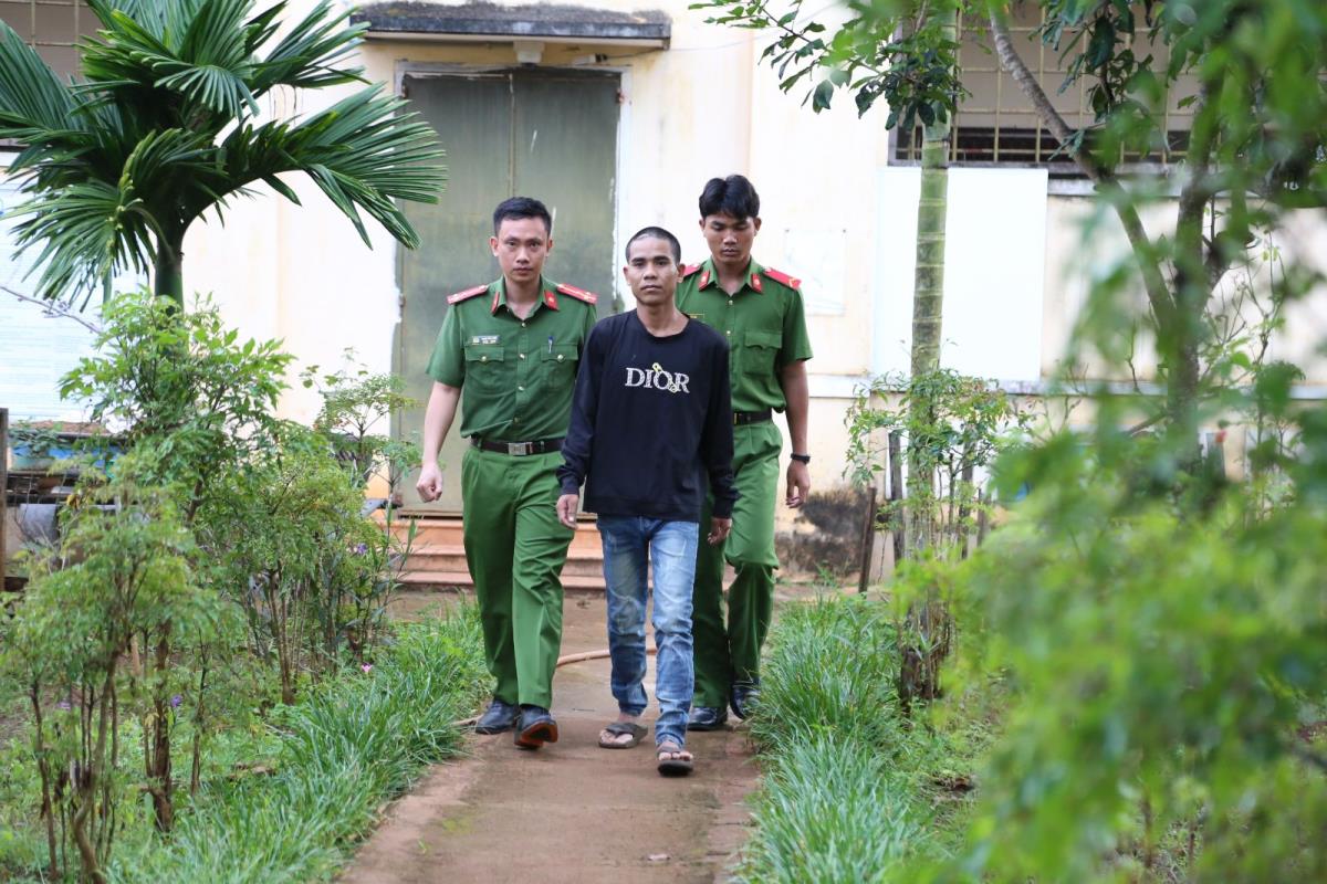 Đối tượng Rơ Lan Tân đang bị điều tra về hành vi: “Mua bán trái phép chất ma túy”.