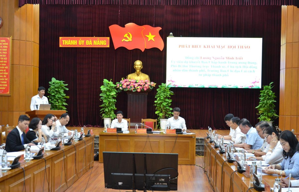 Phó Bí thư Thường trực Thành ủy Đà Nẵng Lương Nguyễn Minh Triết phát biểu tại Hội thảo.