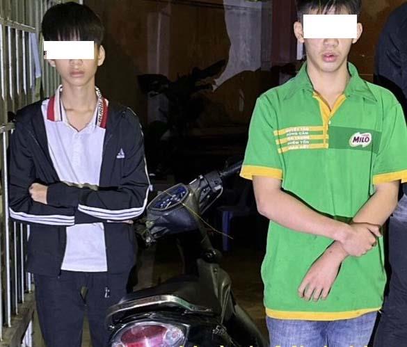 Lực lượng 911 Công an TP Đà Nẵng xử lý nhóm thanh thiếu niên vi phạm TTATGT trên địa bàn P. Hòa Minh (Q. Liên Chiểu).