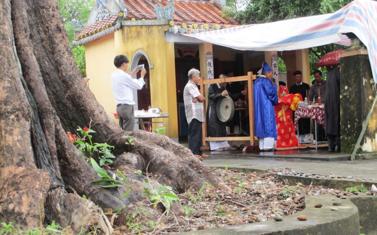 Người dân thôn Phú Hòa 1 vui chơi hết mình mỗi khi diễn ra ngày hội “đoàn kết”.