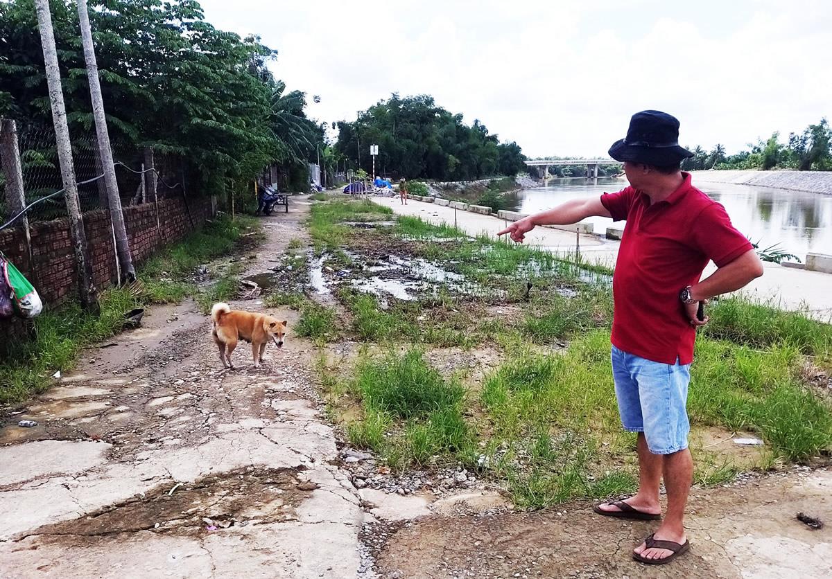 Người dân cho biết đoạn đường bị hư hỏng do sử dụng phục vụ thi công công trình kè chống sạt lở sông Yên.