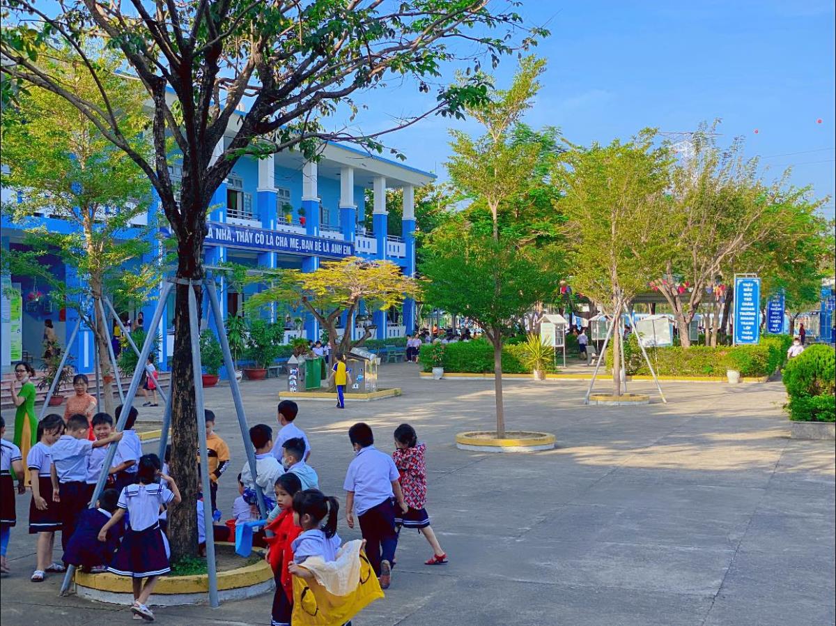 Trường Tiểu học Hòa Xuân (cơ sở 2 Trần Đại Nghĩa) được đầu tư xây mới hơn 27 tỷ đồng đã hoàn thành vào tháng 8-2022.