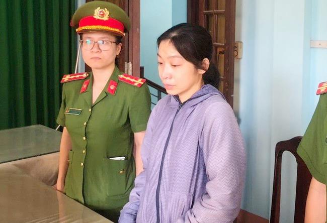 Nguyễn Thị Lê Na bị khởi tố, bắt tạm giam về tội lừa đảo chiếm đoạt tài sản.
