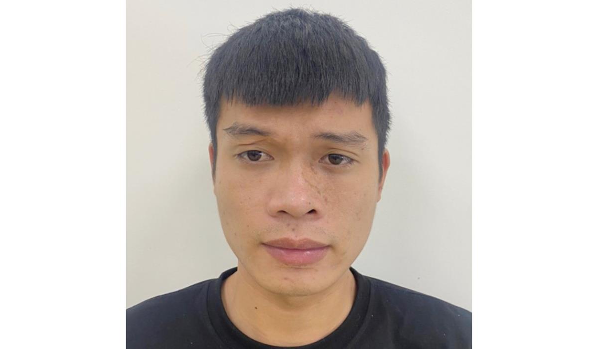 Cơ quan điều tra tống đạt các quyết định khởi tố đối với Phạm Văn Thắng.