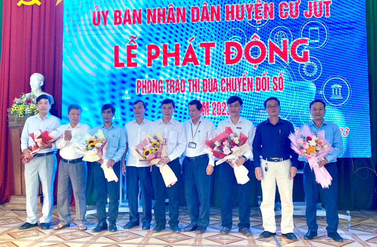 Đắk Nông: Huyện Cư Jút phát động Phong trào thi đua chuyển đổi số năm 2023