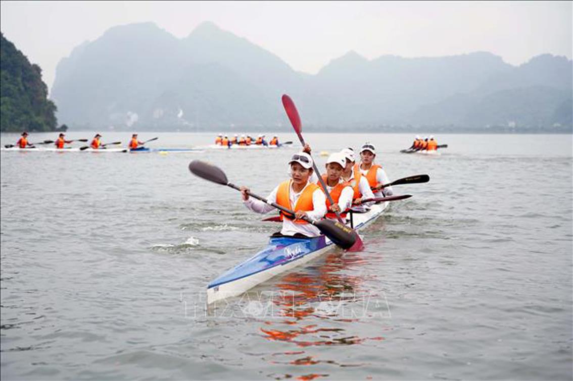 Các nữ vận động viên tham dự Giải.