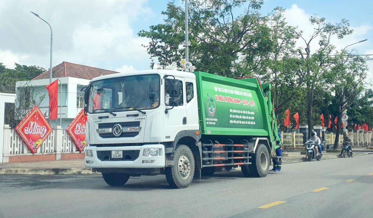 HTX Dịch vụ môi trường Duy Xuyên Xanh tổ chức thu gom rác tại 5 địa phương của huyện Duy Xuyên từ ngày 1-1-2024.