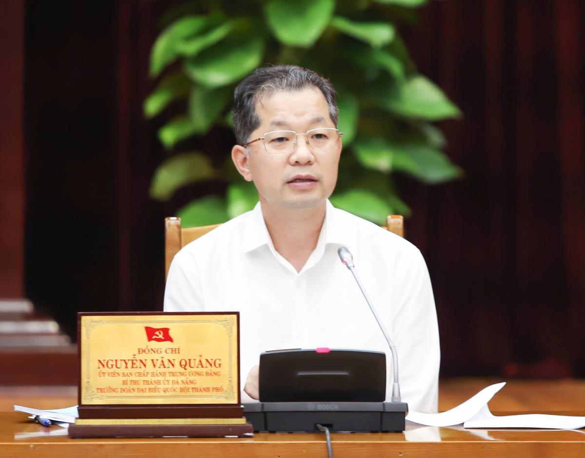 Bí thư Thành ủy Nguyễn Văn Quảng chủ trì hội nghị.
