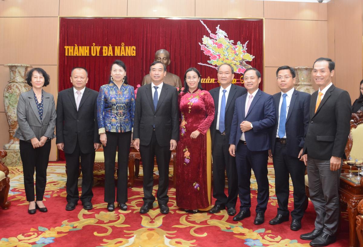 Chủ tịch UBND TP Lê Trung Chinh tiếp Tổng lãnh sự Trung Quốc thăm, chúc Tết.