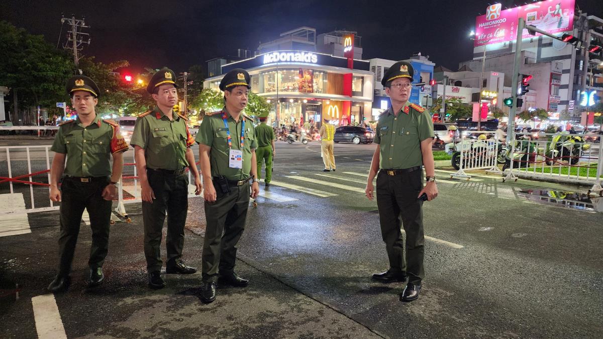Công an TP Đà Nẵng thường xuyên bám chốt, làm nhiệm vụ bảo vệ ANTT tại các điểm thi đấu.
