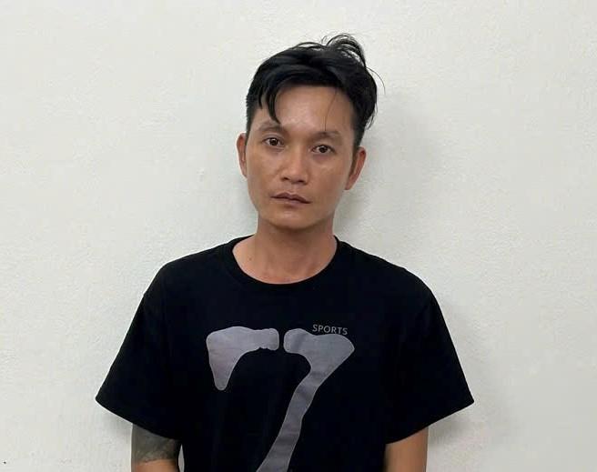 Lực lượng Công an đã thu giữ 1 khẩu súng, 5 viên đạn của Phạm Văn Vĩnh.