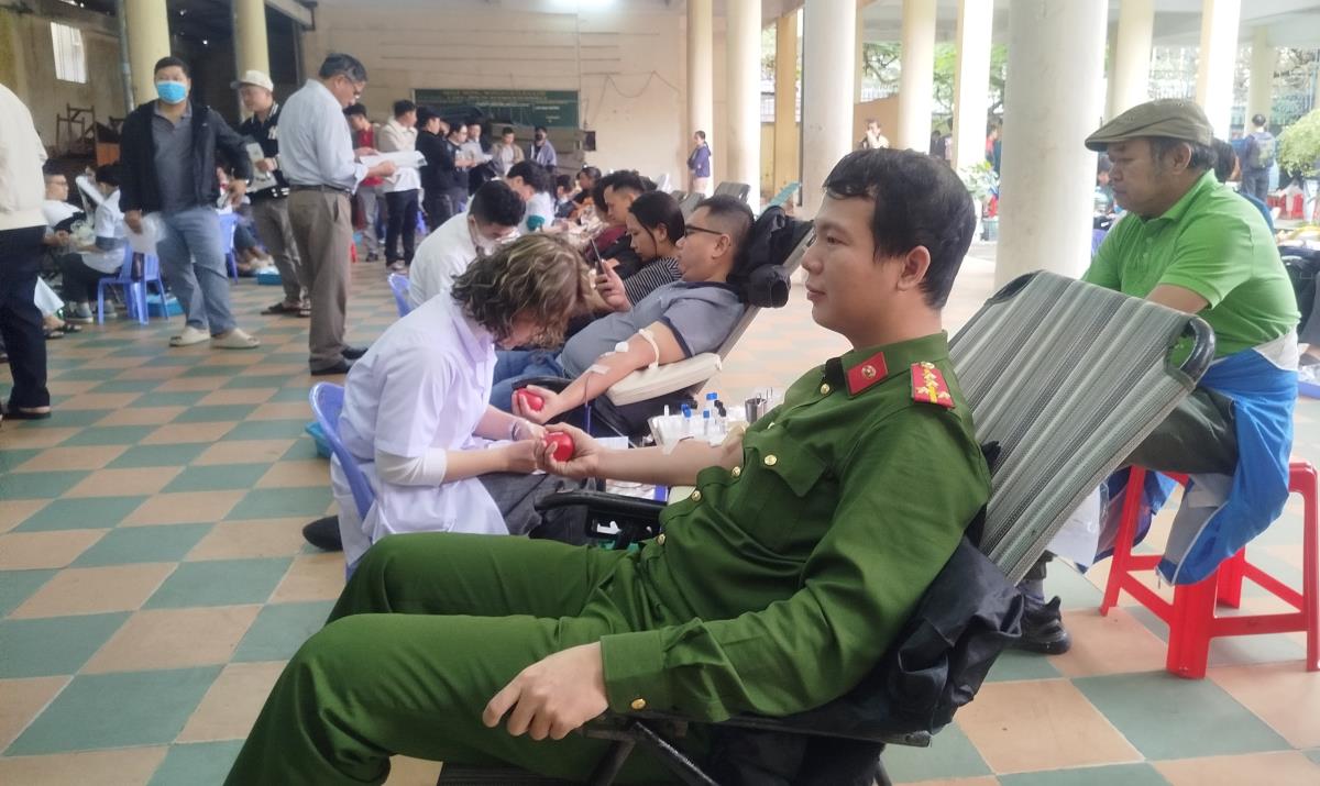 Các phường trên địa bàn quận Thanh Khê tổ chức bàn tiếp đón người đến tham gia HMTN.