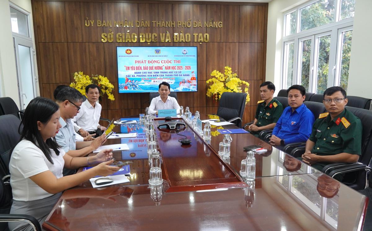 Lễ phát động Cuộc thi “Em yêu biển, đảo quê hương” năm học 2025 - 2026 tại điểm cầu Sở GD-ĐT TP Đà Nẵng.
