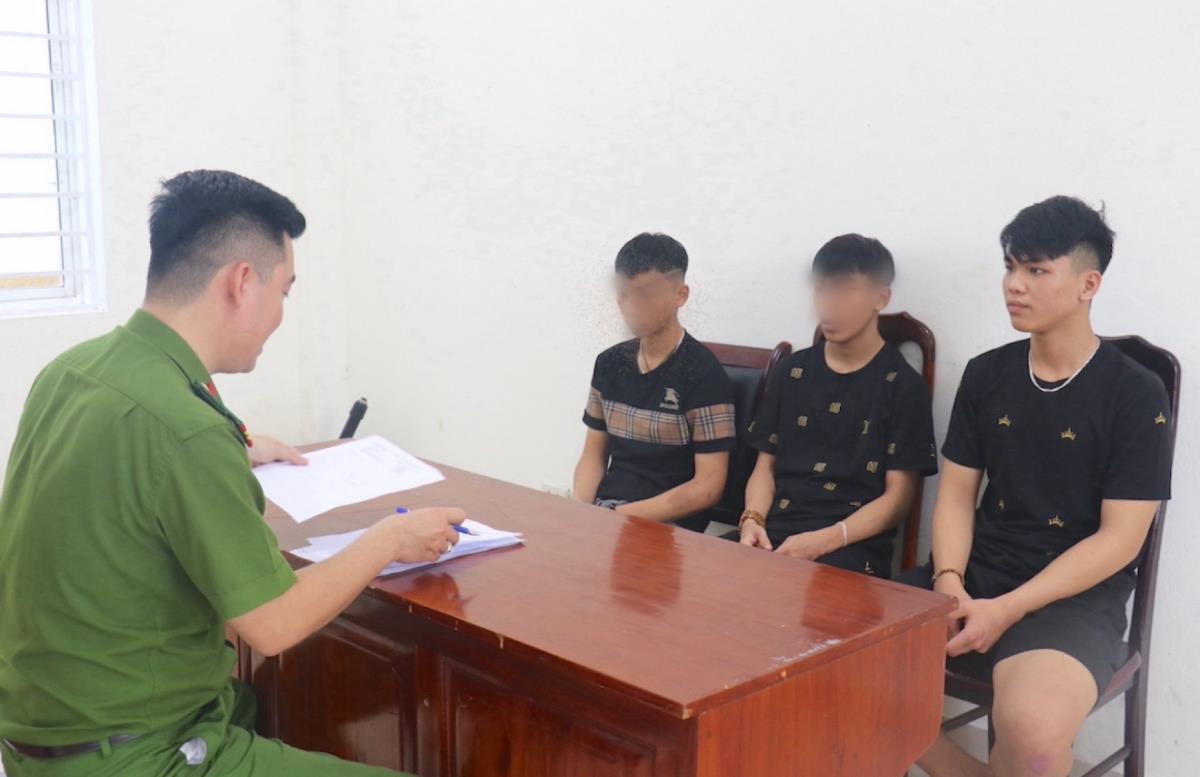 Tang vật, phương tiện liên quan đến vụ án bị cơ quan Công an thu giữ.