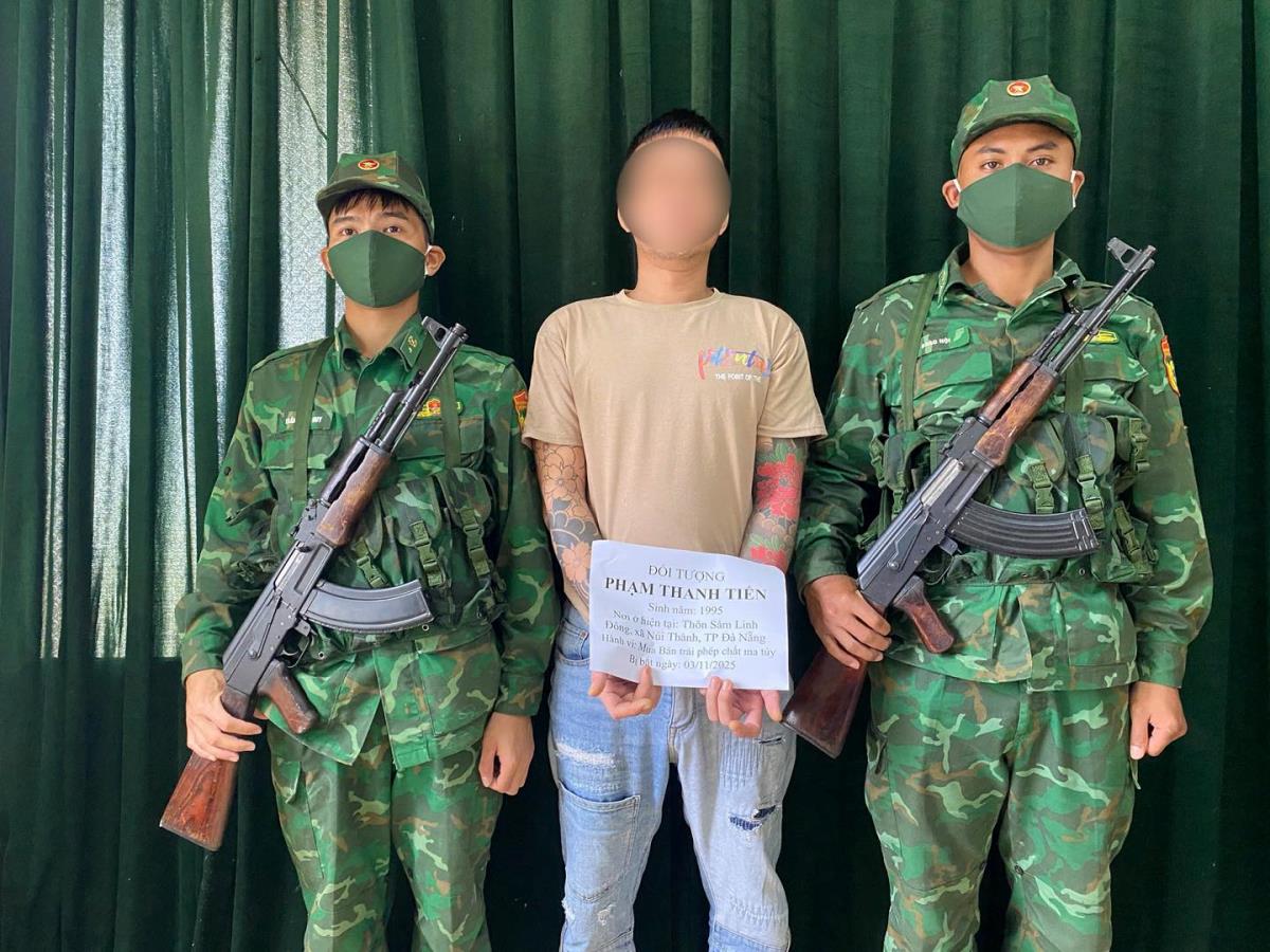 Lực lượng BĐBP lấy lời khai đối tượng Trần Thanh Hải.