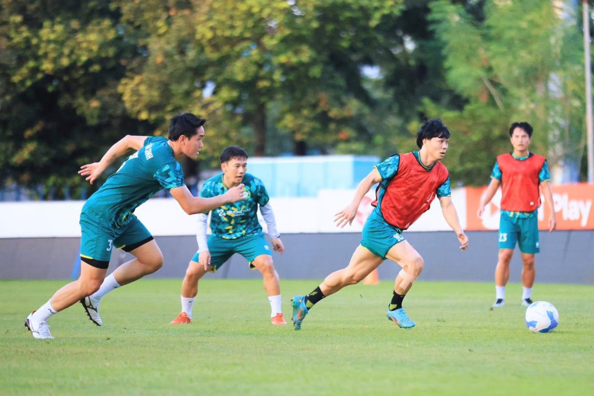 Công Phượng hoàn toàn sung sức trong buổi tập gần nhất (Ảnh: Đồng Nai FC).