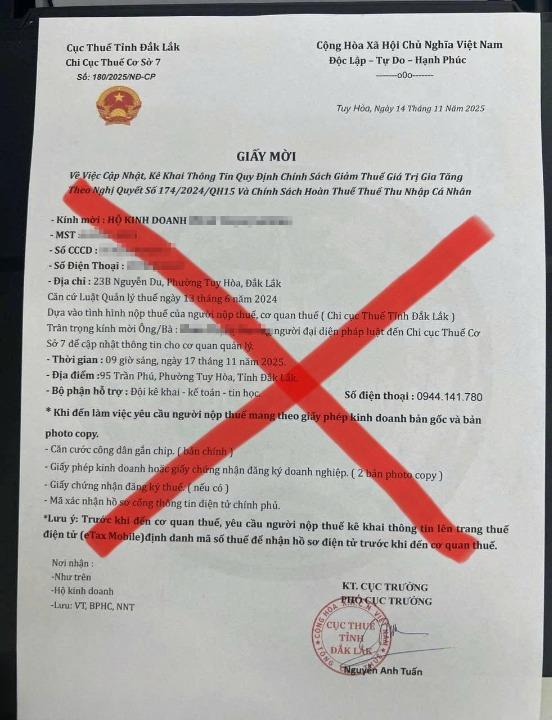 Hai giấy mời giả danh cơ quan thuế đề nghị hộ kinh doanh cập nhật thông tin về thuế.
