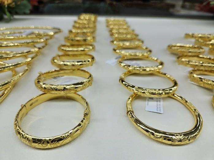 Mốc cao nhất của giá vàng miếng SJC trong tuần qua là 154,5 triệu đồng/lượng, áp sát mốc đỉnh lịch sử hồi tháng 10 vừa qua.