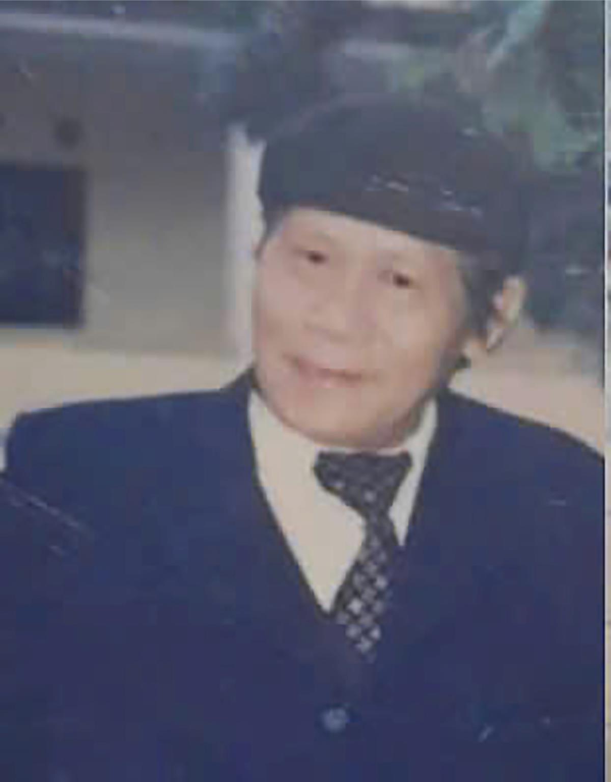 Tấm ảnh kỷ niệm cùng thầy.