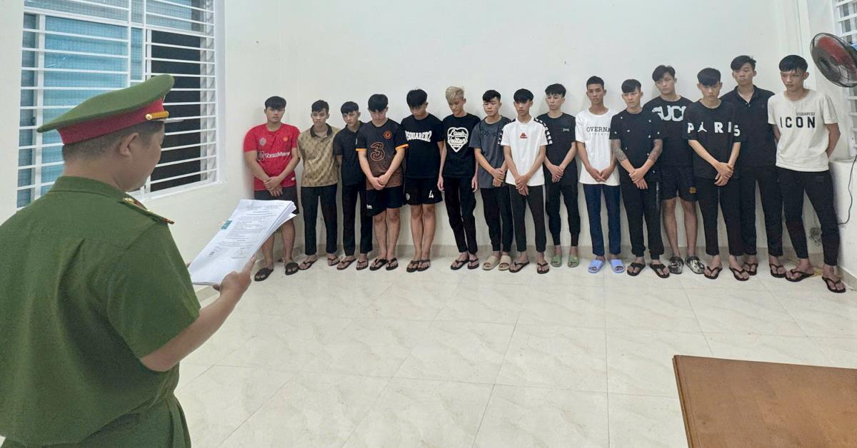 15 đối tượng bị khởi tố