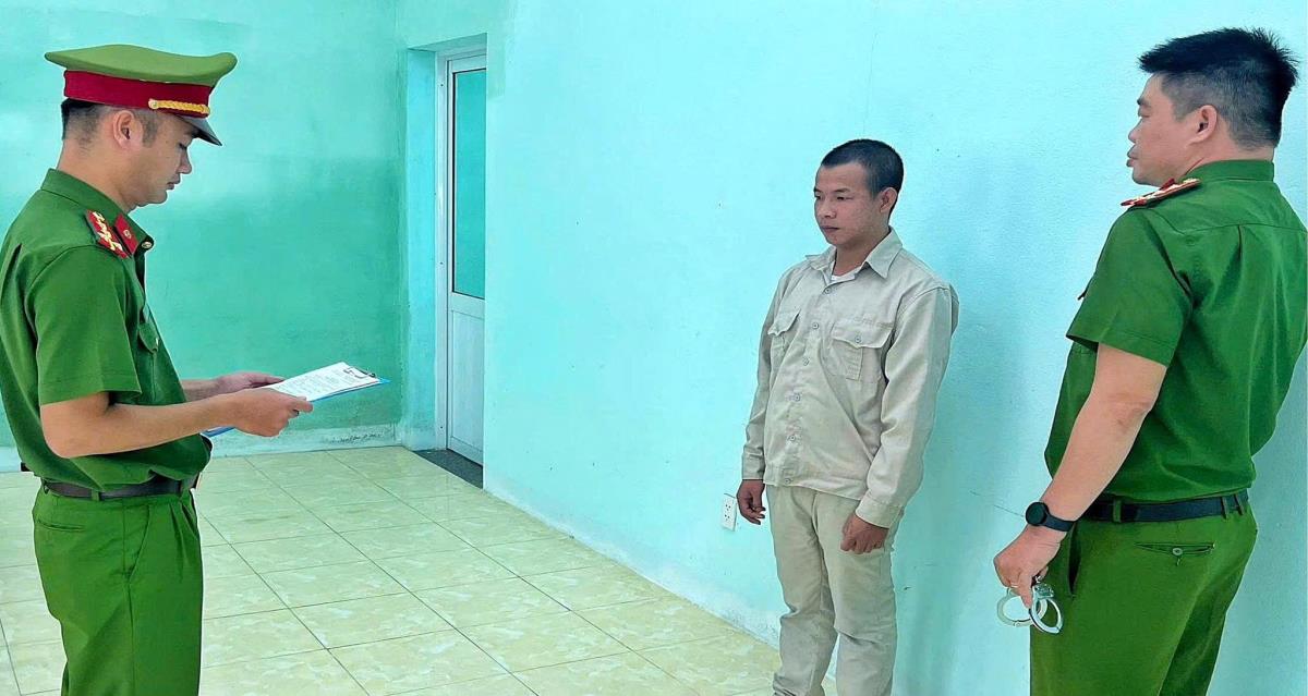 Cơ quan Công an thực hiện lệnh bắt tạm giam đối với Đức