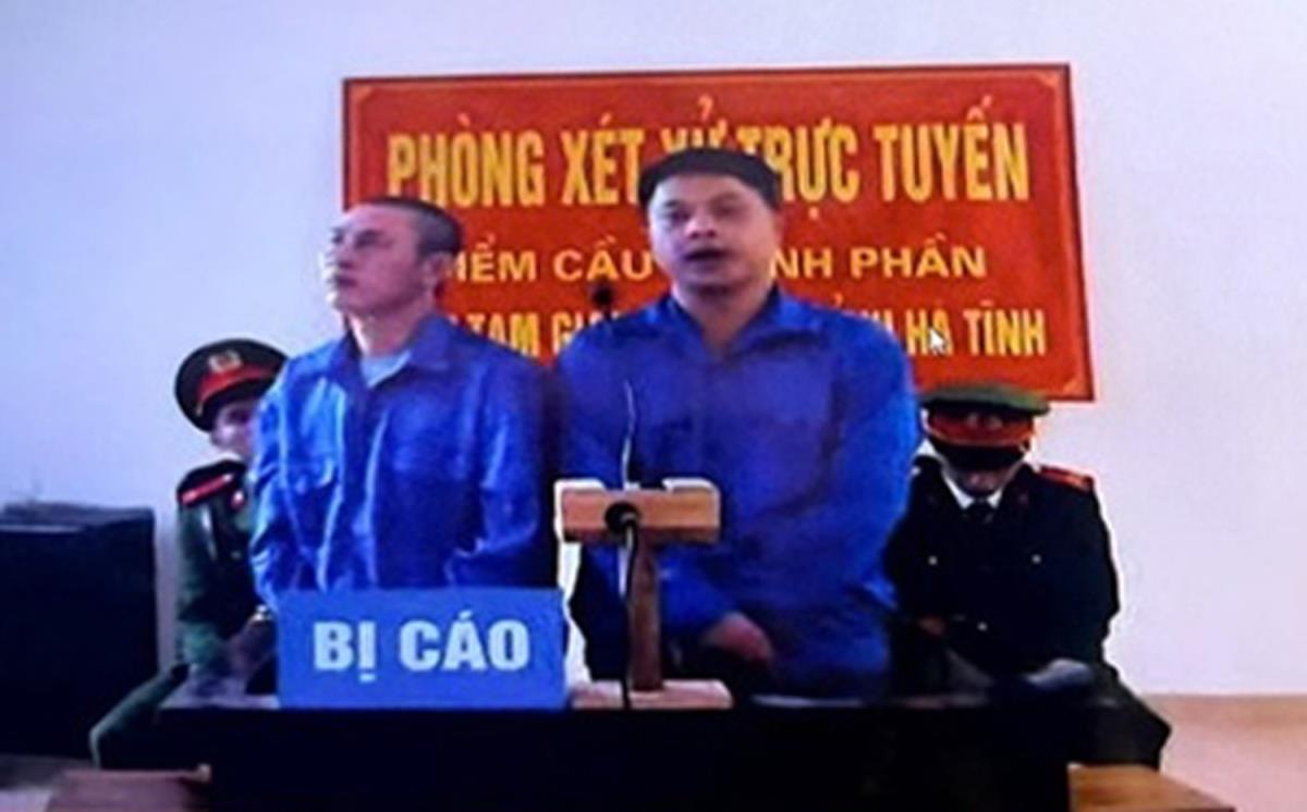 Hai bị cáo Thắng và Hạnh tại phiên tòa trực tuyến.