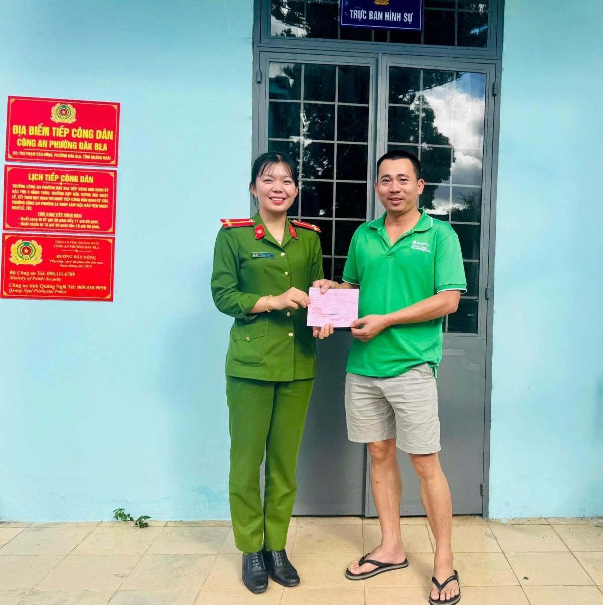 Được Công an phường hướng dẫn, anh Vương đã hoàn chuyển số tiền cho ông Dũng.