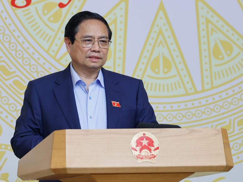 Thủ tướng yêu cầu kiểm điểm nghiêm khắc, làm rõ nguyên nhân và trách nhiệm của tổ chức, cá nhân, đồng thời đề xuất nhiệm vụ, giải pháp, trách nhiệm của các cơ quan, các địa phương, lực lượng chức năng để ngăn chặn, đẩy lùi và chấm dứt tình trạng buôn lậu, gian lận thương mại, hàng giả - Ảnh: VGP/Nhật Bắc