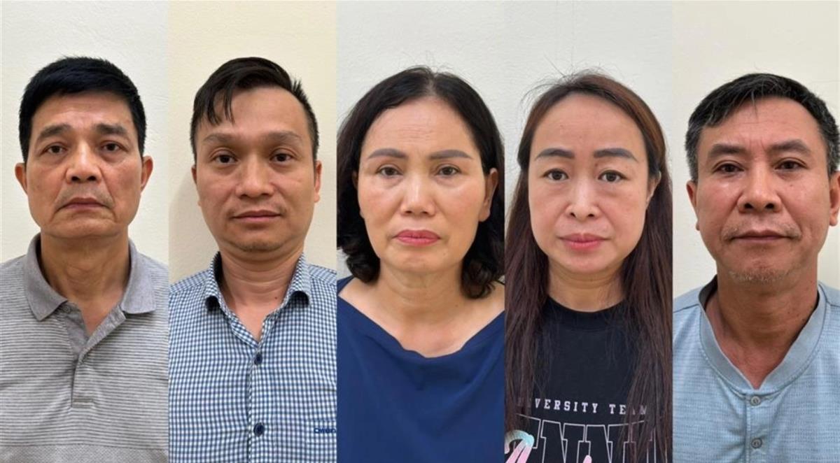 Từ trái qua, các bị can: Nguyễn Thanh Phong, Đinh Quang Minh, Nguyễn Thị Minh Hải, Lê Thị Hiên, Cao Văn Trung tại cơ quan điều tra.