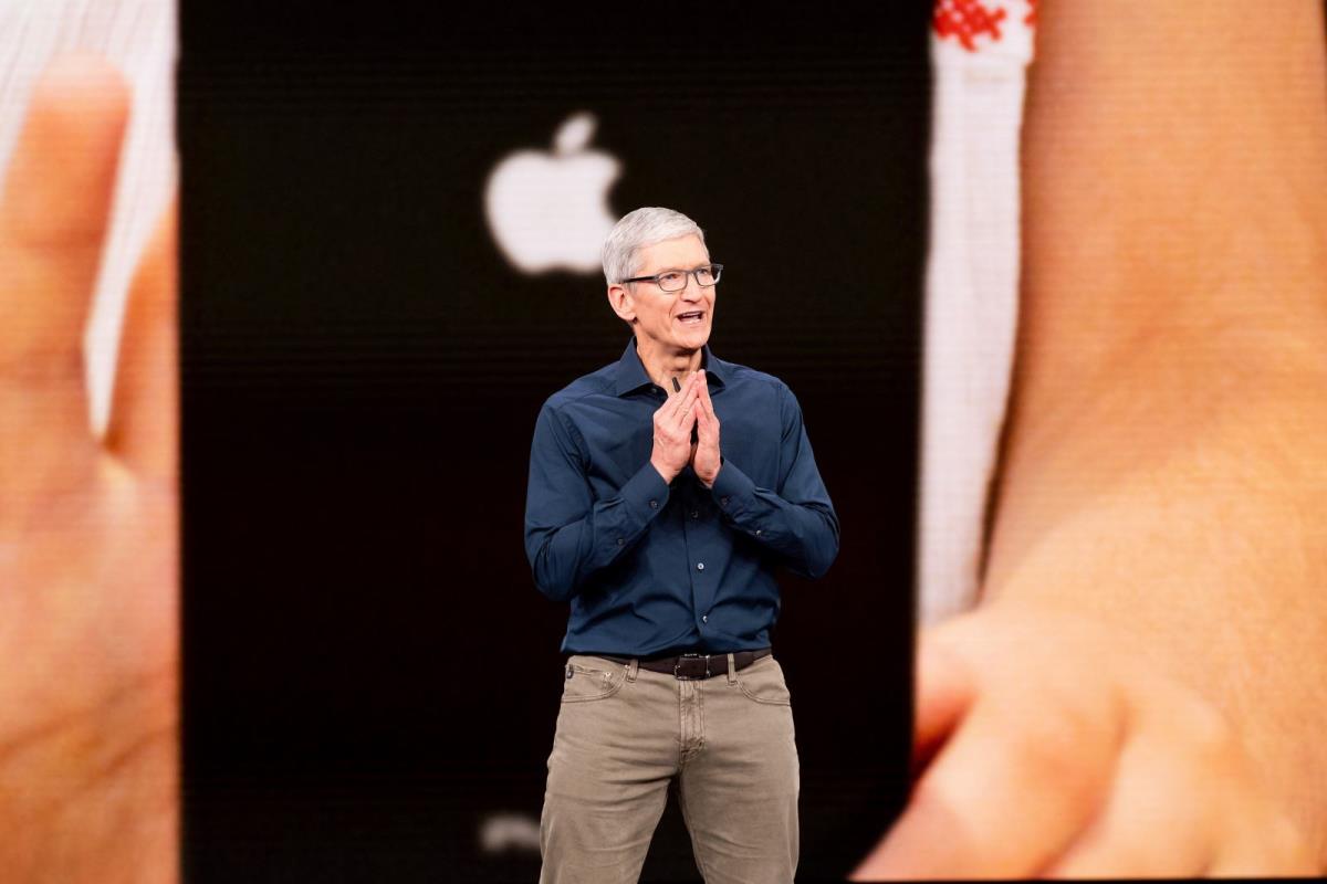 Tổng Giám đốc điều hành Apple, ông Tim Cook phát biểu tại Cupertino, California, Mỹ . Ảnh: AFP/ TTXVN
