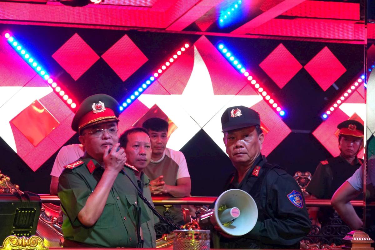 Cơ quan Công an tiến hành khám xét nhà đối tượng Toản.
