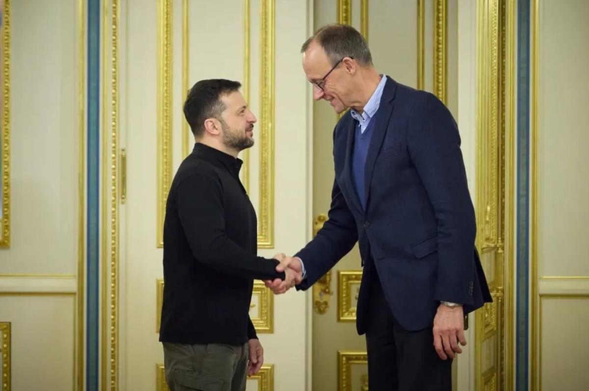 Tổng thống Ukraine Volodymyr Zelensky (trái) gặp Thủ tướng Đức Friedrich Merz tại Kiev năm 2024. Ảnh: Getty