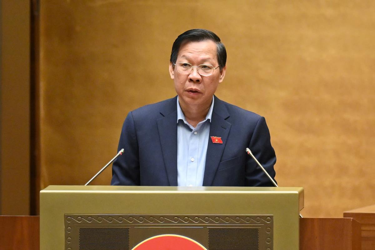 Chủ nhiệm Ủy ban Kinh tế và Tài chính Phan Văn Mãi trình bày báo cáo giải trình, tiếp thu, chỉnh lý dự thảo Luật Thuế tiêu thụ đặc biệt (sửa đổi).
