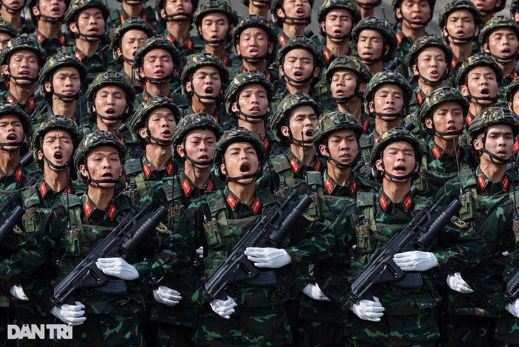 Lực lượng lục quân tập diễu binh cho Lễ kỷ niệm 50 năm Ngày giải phóng miền Nam - thống nhất đất nước