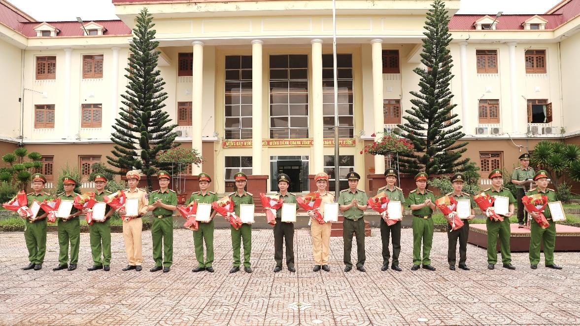 Toàn cảnh buổi trao thưởng