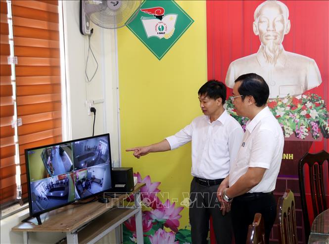 Hệ thống camera giám sát khu vực phòng bảo quản đề thi và bài thi tại điểm thi trường THPT Lệ Thủy (Quảng Bình).