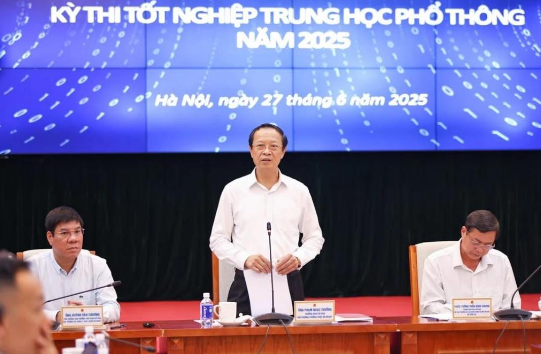 Học sinh Hà Tĩnh tự tin sau khi hoàn tất kỳ thi.