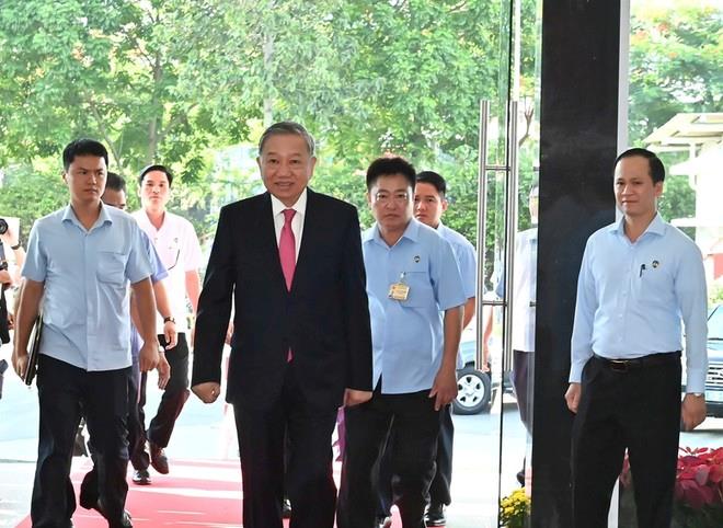 Thủ tướng Phạm Minh Chính dự lễ công bố các quyết định tại TP Hải Phòng (Ảnh: VGP)