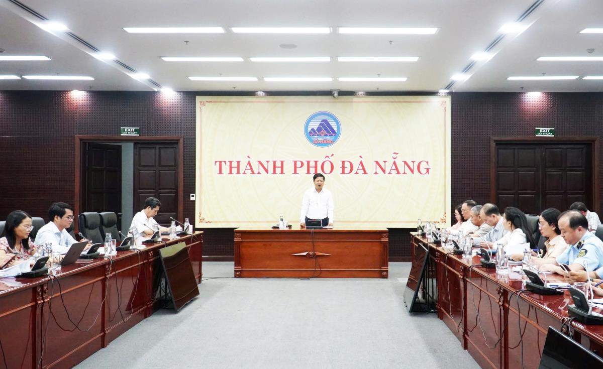 Chủ tịch UBND TP Đà Nẵng Lương Nguyễn Minh Triết phát biểu chỉ đạo tại buổi làm việc với Sở Công Thương TP.