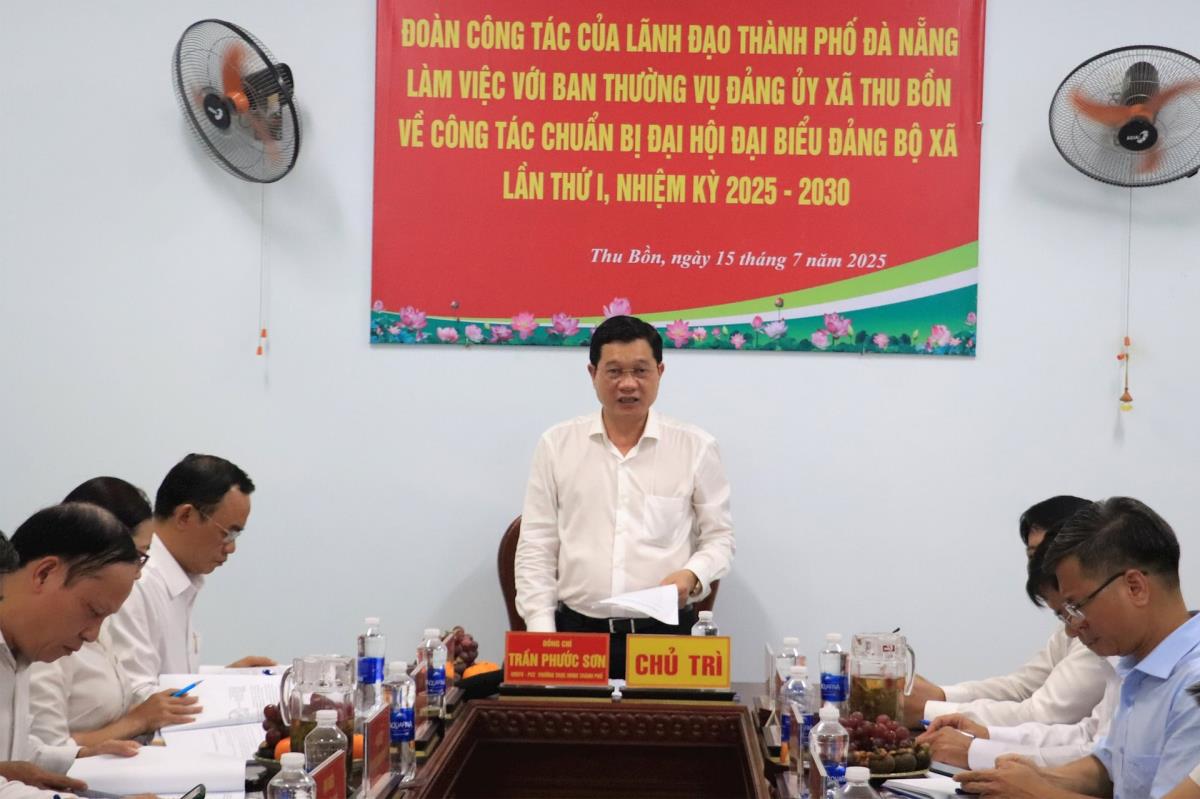 Phó Chủ tịch Thường trực HĐND thành phố Trần Phước Sơn phát biểu kết luận tại buổi làm việc với Ban Thường vụ Đảng ủy xã Thu Bồn.