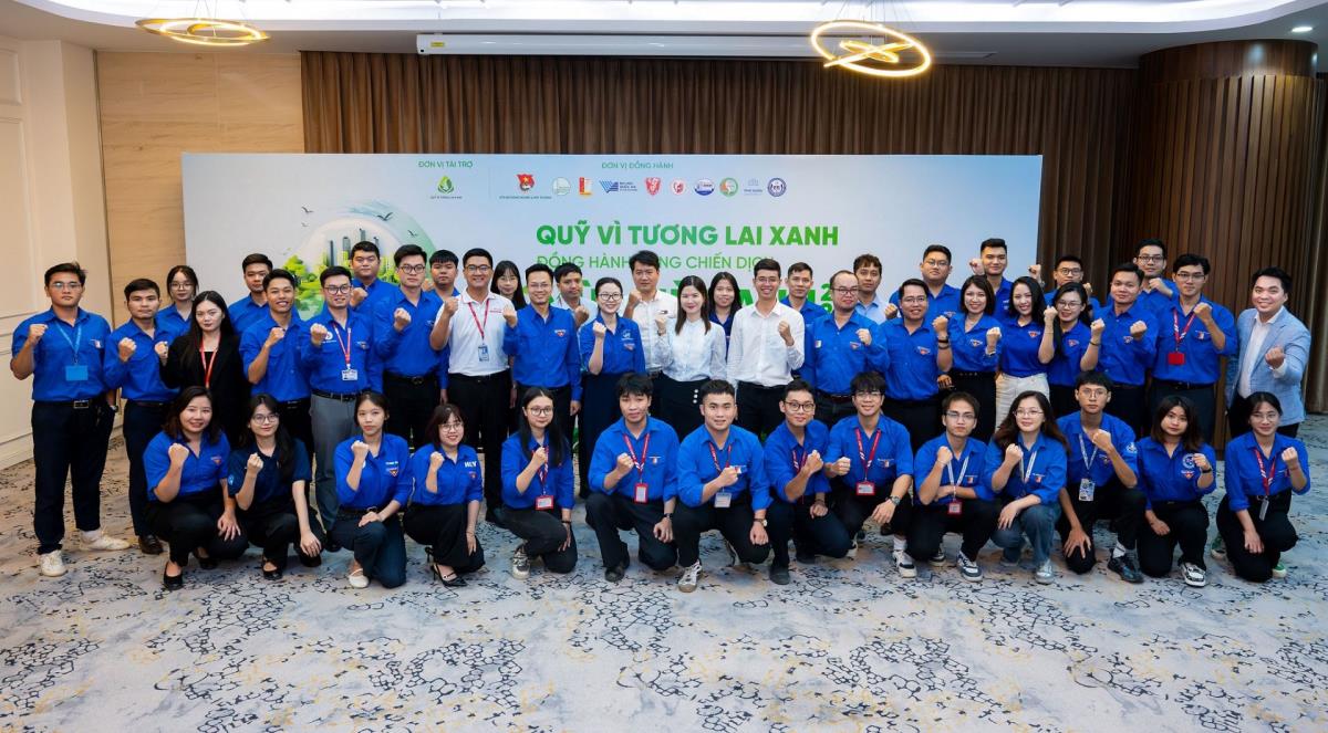 Đồng chí Tạ Hồng Sơn, Ủy viên Ban Chấp hành Trung ương Đoàn, Bí thư Đoàn Thanh niên Bộ Nông nghiệp và Môi trường, nhấn mạnh tầm quan trọng của việc kết nối nguồn lực và mạng lưới viện, trường trên toàn quốc trong công cuộc chuyển đổi xanh.