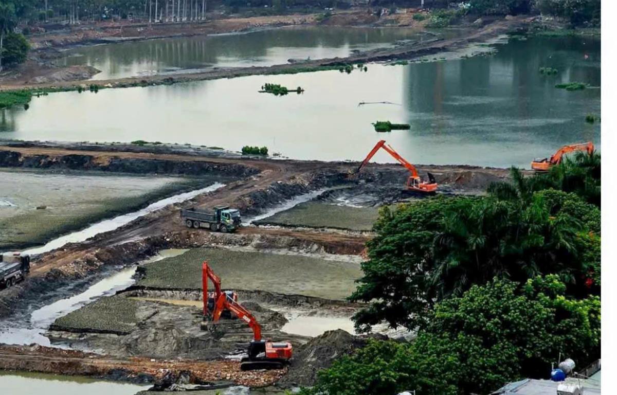 Dự án nâng cấp, cải tạo Công viên 29 tháng 3 hiện đã thực hiện nạo vét bùn, di chuyển lên mỏ Hố Chuối khoảng 1.000 m3.
