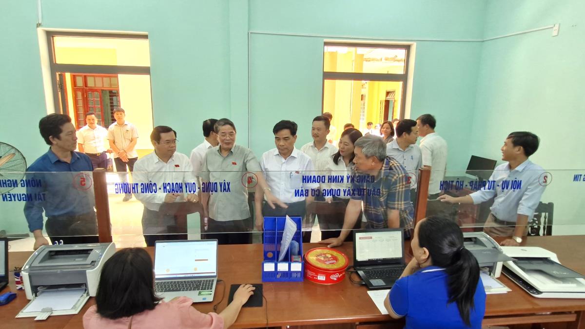 Đoàn ĐBQH TP Đà Nẵng tiếp xúc cử tri 7 phường.
