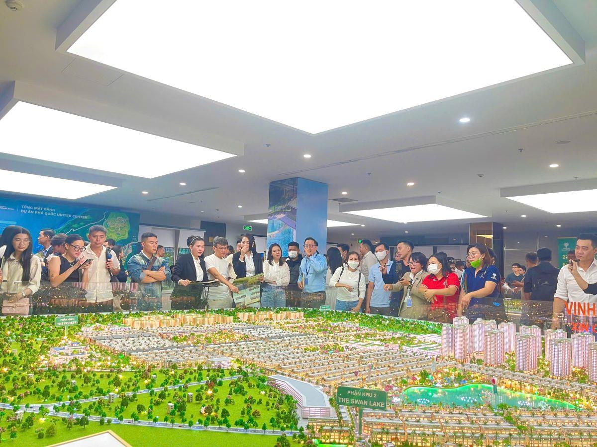 Vinhomes Green City sở hữu 8,29ha cây xanh và 7 hồ cảnh quan rộng gần 17ha