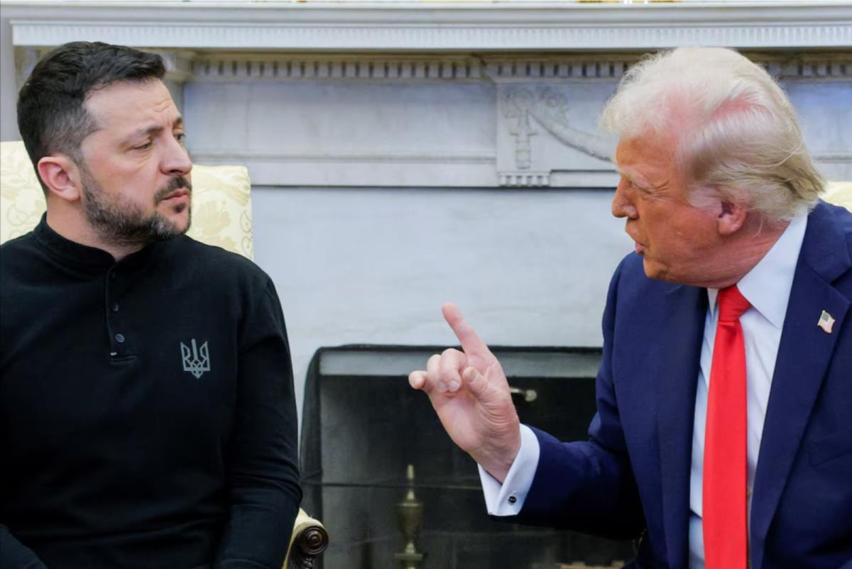 Tổng thống Mỹ Donald Trump (phải) và Tổng thống Ukraine Volodymyr Zelensky tại Phòng Bầu dục của Nhà Trắng, tháng 2-2025. Ảnh: TTXVN