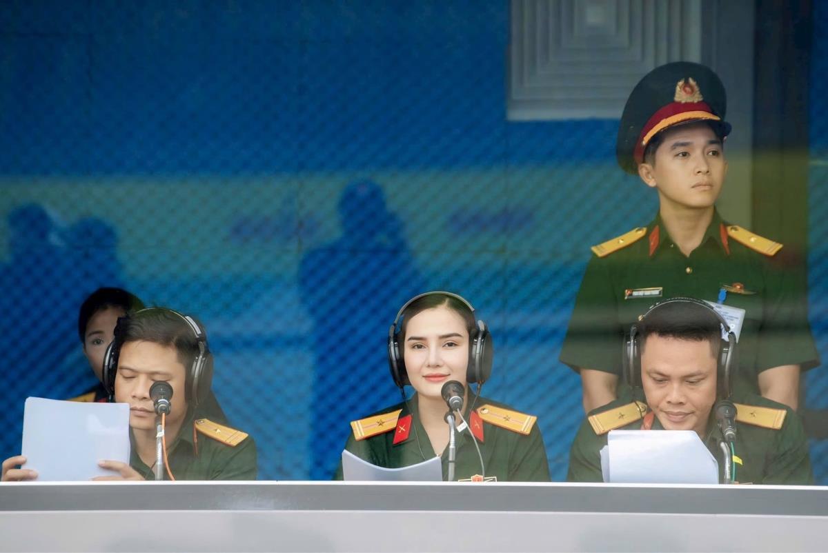 Thiếu tá Trần Thị Ngọc Vũ tại Quảng trường Ba Đình. Ảnh: NVCC