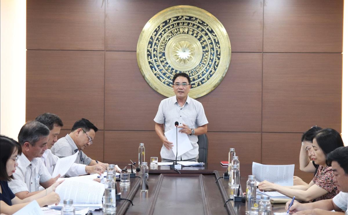 Trưởng ban Pháp chế HĐND thành phố Lương Công Tuấn kết luận phiên họp.