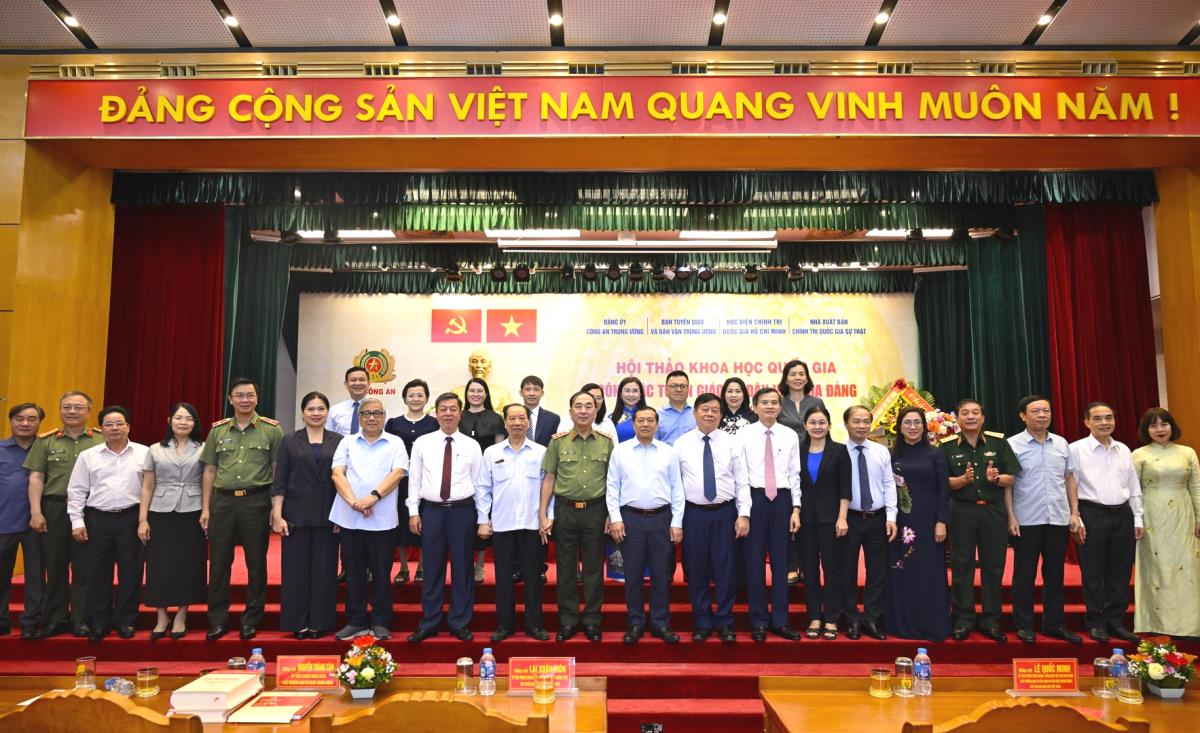 Các đại biểu dự Hội thảo tại điểm cầu TP Đà Nẵng.